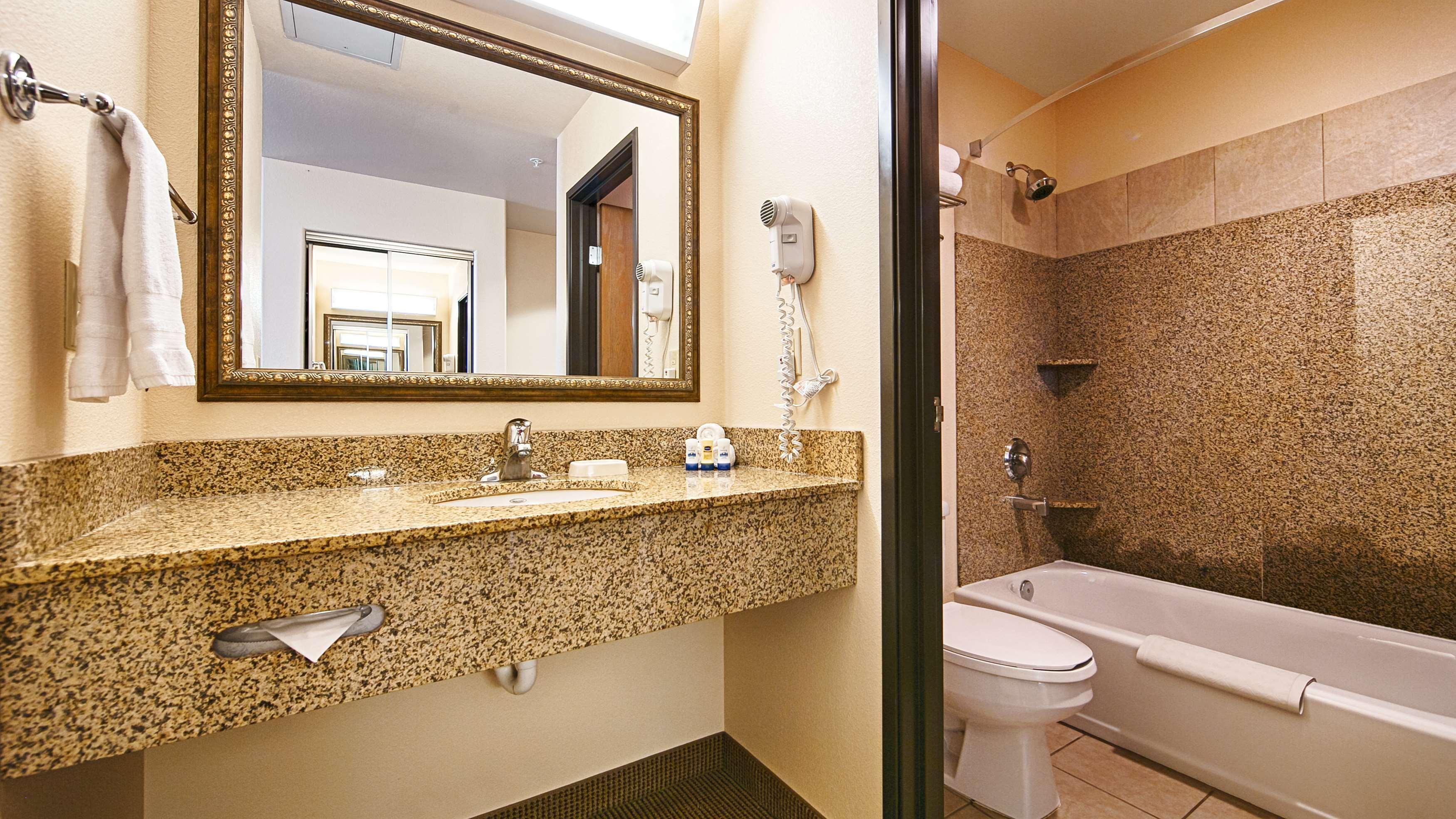 Best Western Territorial Inn And Suites Bloomfield Bagian luar foto