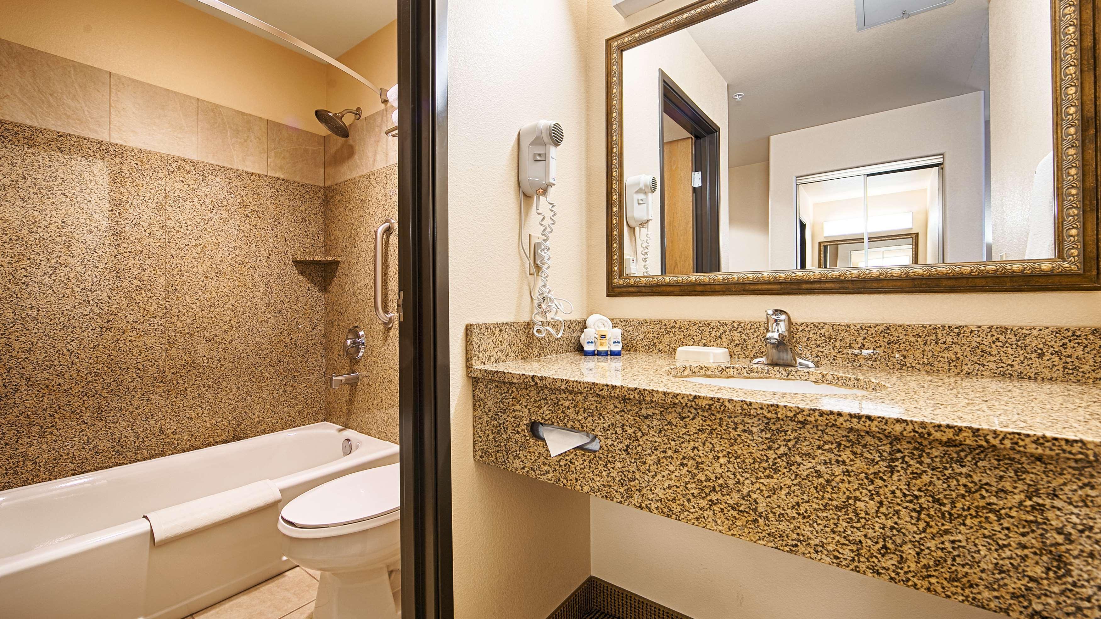 Best Western Territorial Inn And Suites Bloomfield Bagian luar foto