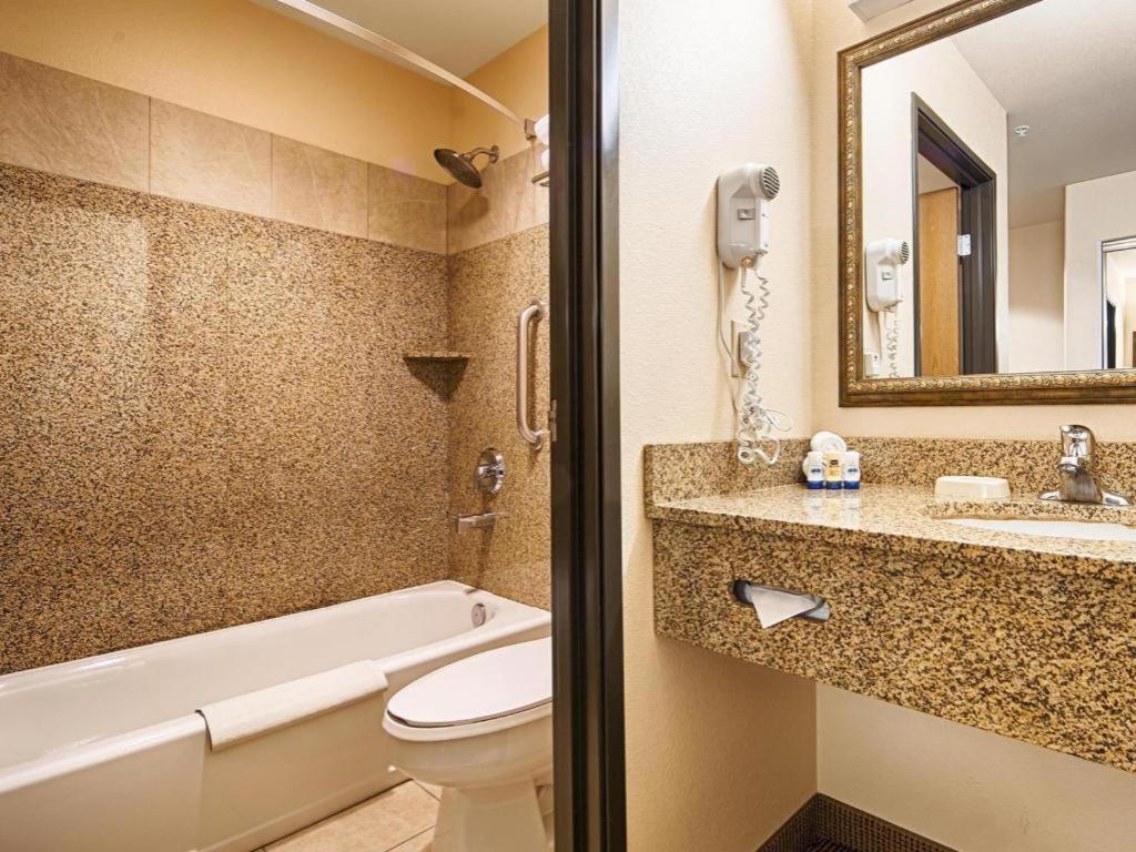Best Western Territorial Inn And Suites Bloomfield Bagian luar foto