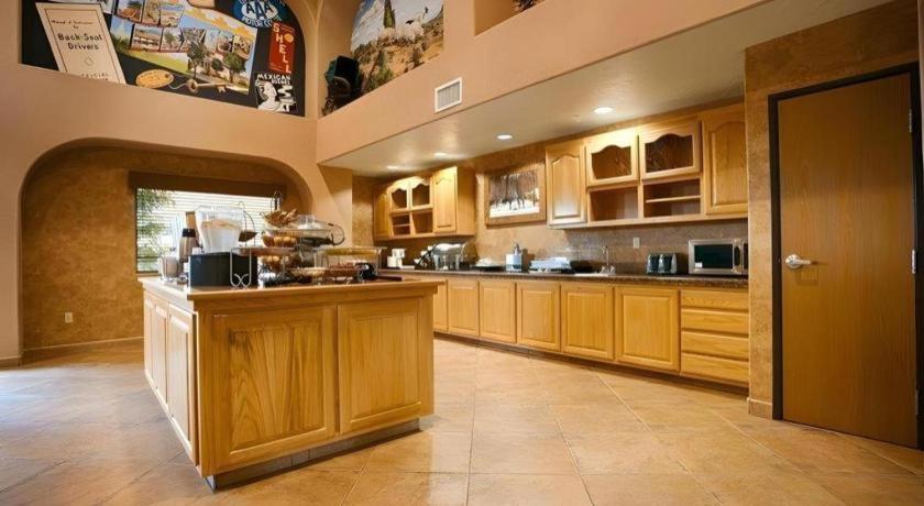 Best Western Territorial Inn And Suites Bloomfield Bagian luar foto